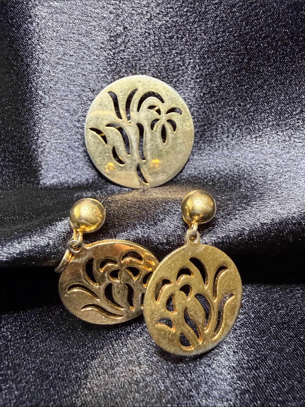 Vintage Bugbee & Niles Brooch/Pendant and Clip Earring Set
